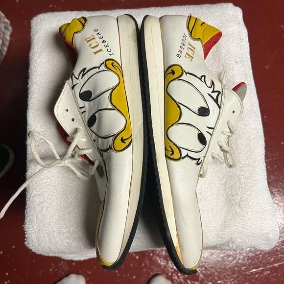 Iceberg sneakers and matching shirt - Picture 1 of 9